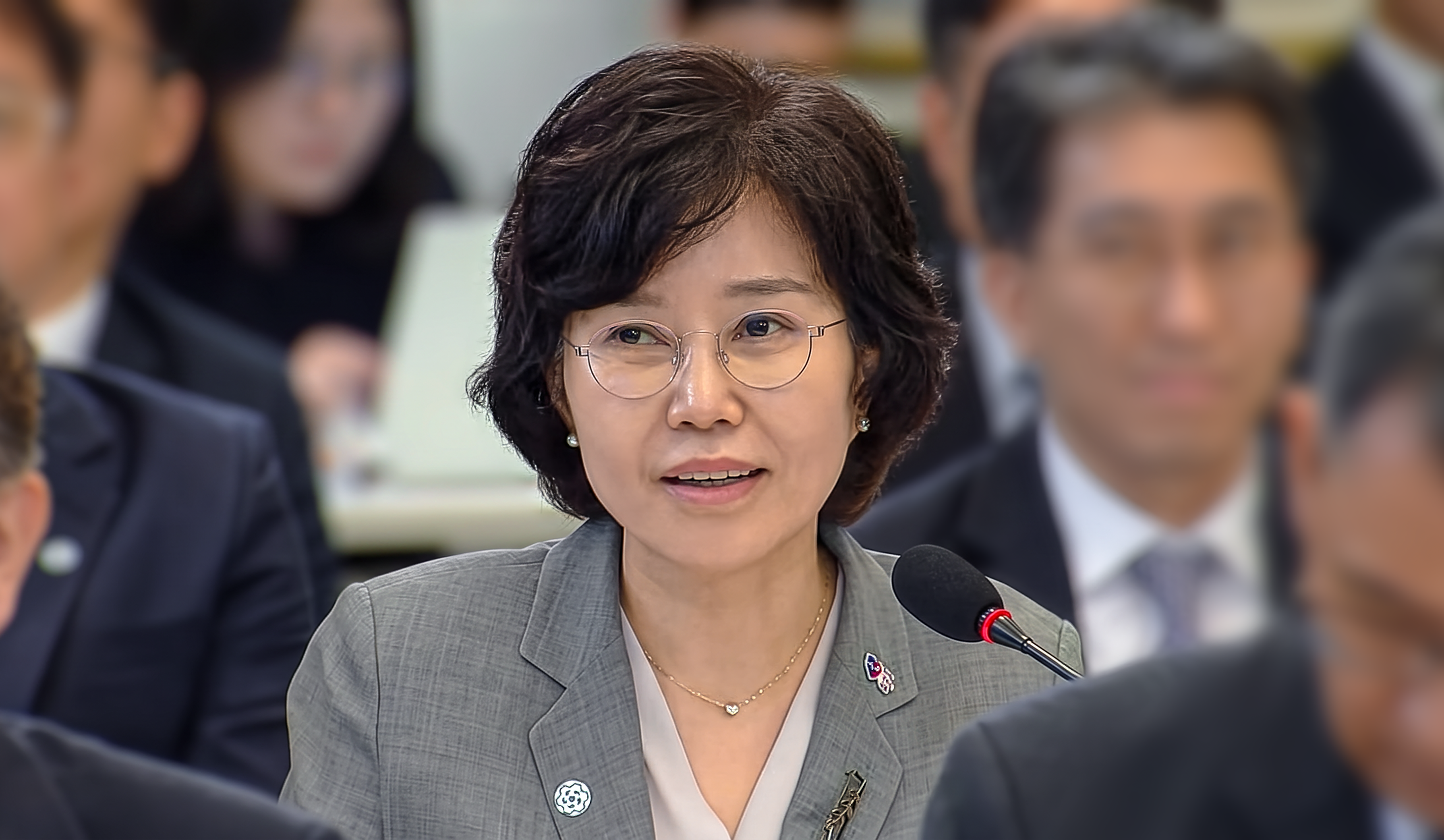 질의응답중인 서민금융진흥원 김은경 원장님 사진